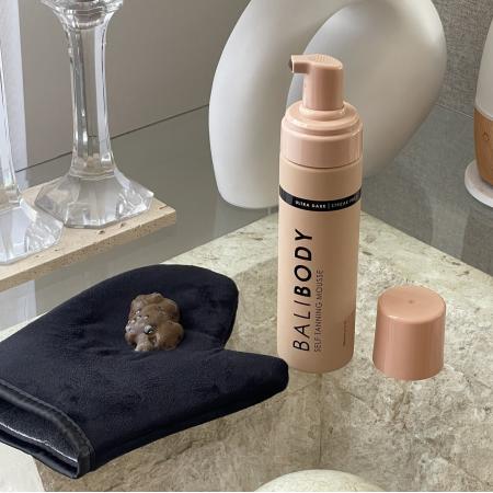 Лімітований набір для автозасмаги — Bali Body Soft Chocolate Base Limited Kit (Mon Mou)