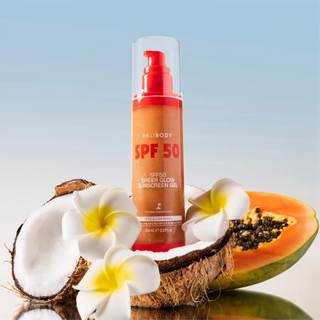 Сонцезахисний гель SPF50 з ефектом природного сяйва Bali Body Sheer Glow Sunscreen Gel SPF50