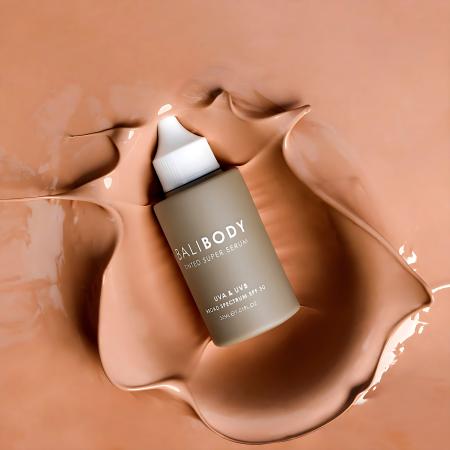 Тональна основа для обличчя з SPF30 — Bali Body Tinted Super Serum SPF30