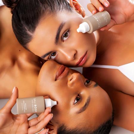 Тональна основа для обличчя з SPF30 — Bali Body Tinted Super Serum SPF30