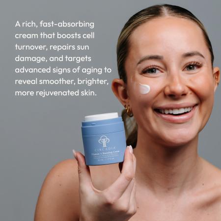Крем для омолодження шкіри обличчя з вітаміном А Circadia Vitamin A Boosting Cream