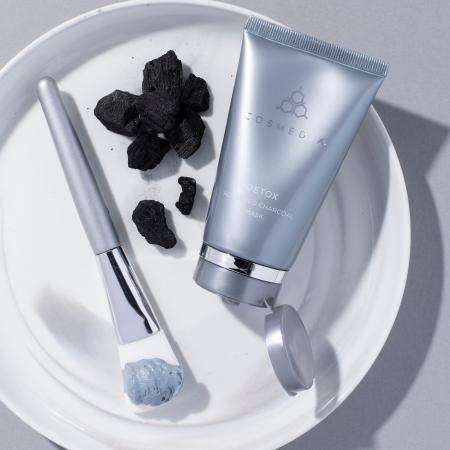 Детокс маска з активованим вугіллям COSMEDIX Detox