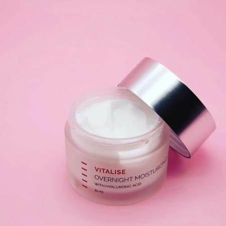 Нічний крем з гіалуроновою кислотою Holy Land VITALISE Overnight Moisturiser Cream