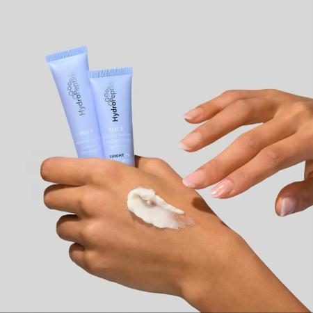 Делікатний двофазний пілінг для оновлення та пружності шкіри — HydroPeptide Anti-Wrinkle Polish & Plump Peel