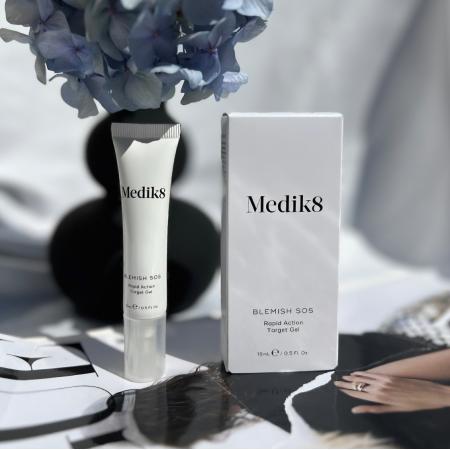 Точковий гель проти висипань Medik8 Blemish Sos