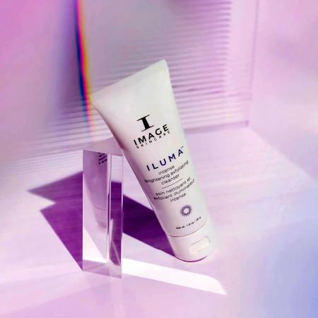 Освітлювальний клінсер-ексфоліант для сяйва шкіри — Image Skincare Iluma Intense Brightening Exfoliating Cleanser