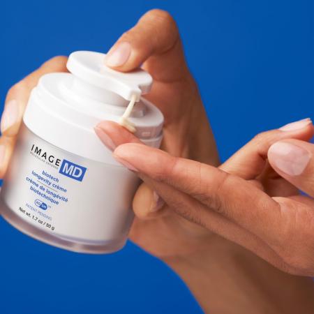 Биотехнологический крем с экзосомами для поддержания долголетия Image Skincare MD Biotech Longevity Creme