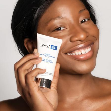Денний захисний крем SPF 50 для обличчя Image Skincare Image Skincare MD Restoring Daily Defense Moisturiser SPF 50