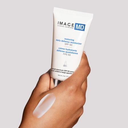 Денний захисний крем SPF 50 для обличчя Image Skincare Image Skincare MD Restoring Daily Defense Moisturiser SPF 50