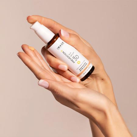 Тонуюча сонцезахисна сироватка SPF 30 — Image Skincare PREVENTION+® Sun Serum SPF 30 Tinted