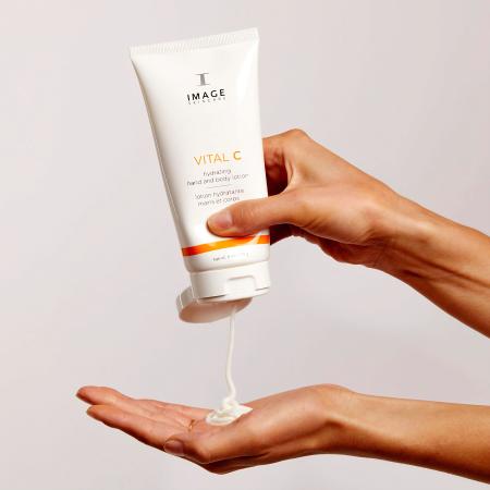 Зволожуючий лосьйон для рук і тіла Image Skincare Vital C Hydrating Hand and Body Lotion