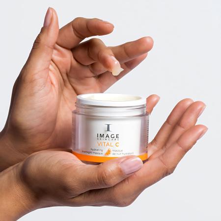 Нічна зволожуюча маска Image Skincare Vital C Hydrating Overnight Mask