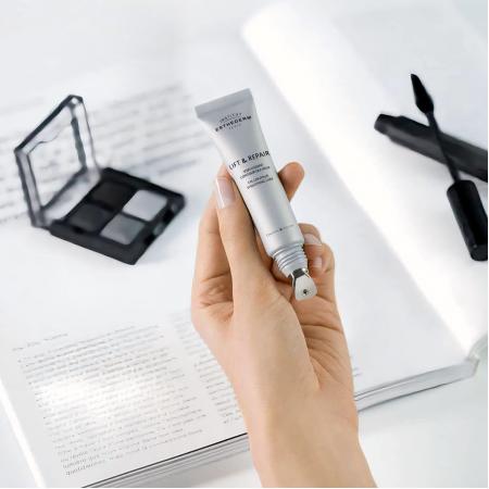 Розгладжувальний догляд навколо очей Institut Esthederm Lift&Repair Eye Contour Smooting Care