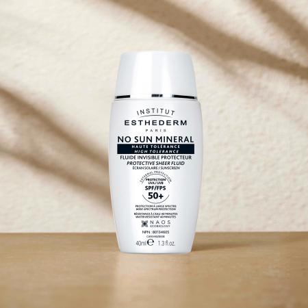 Ультралегкий флюїд для обличчя з тоном Institut Esthederm No Sun Mineral High Tolerance Protective Sheer Fluid SPF50+