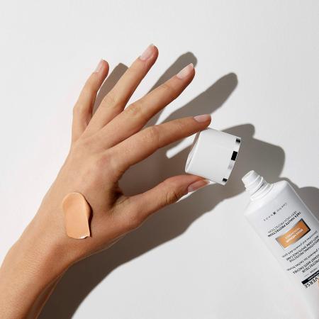 Крем при пігментації для обличчя з тоном (Light Beige) Institut Esthederm Photo Reverse Brightening Protective Anti Dark Spotsface Care