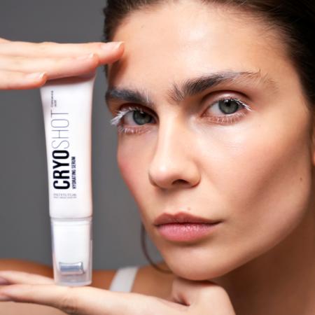 Зволожувальна сироватка для обличчя з ефектом кріо INSTYTUTUM Cryoshot Hydrating Serum
