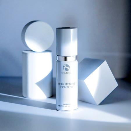 Освітлюючий крем для обличчя Is Clinical Brightening Complex