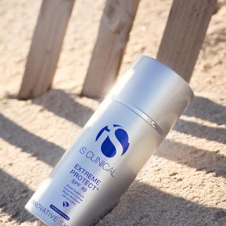 Солнцезащитный крем SPF 40 Is Clinical Extreme Protect SPF 40