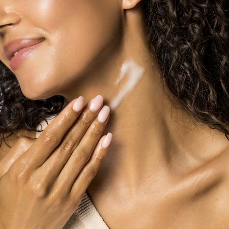 Крем для шеи и зоны декольте Is Clinical NeckPerfect Complex
