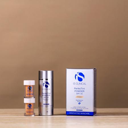 Солнцезащитная пудра с ультрамягкой щеточкой Is Clinical PerfecTint Powder SPF 40 
