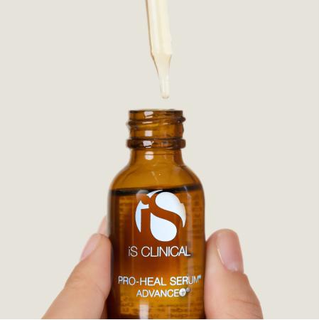 Відновлююча сироватка для проблемної та чутливої шкіри Is Clinical Pro-Heal Serum Advance+