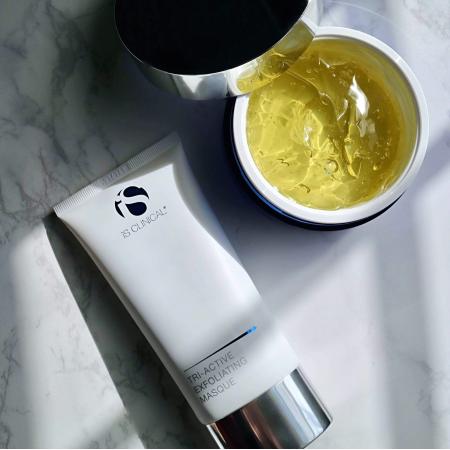 Набор для лица бархатная кожа Is Clinical Smooth & Soothe Clinical Facial