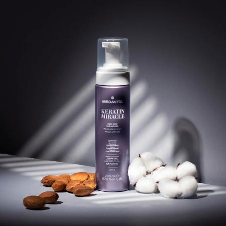 Дисциплінуючий мус для волосся Medavita Keratin Miracle Frizz Over Hair Mousse