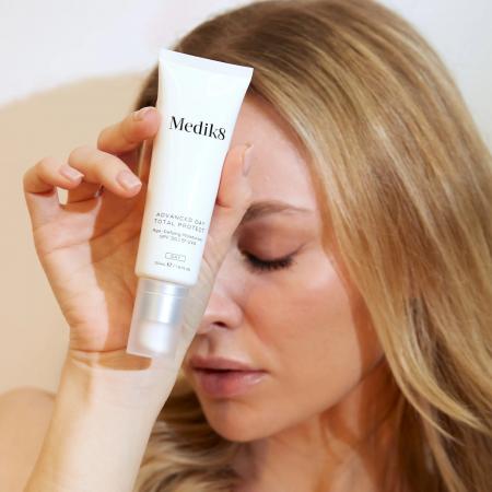 Омолоджувальний крем із SPF 30 і 5-зірковим захистом від UVA Medik8 Advanced Day Total Protect