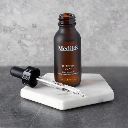 Інтенсивна антиоксидантна сироватка з ліпідним вітаміном С Medik8 C-Tetra Luxe