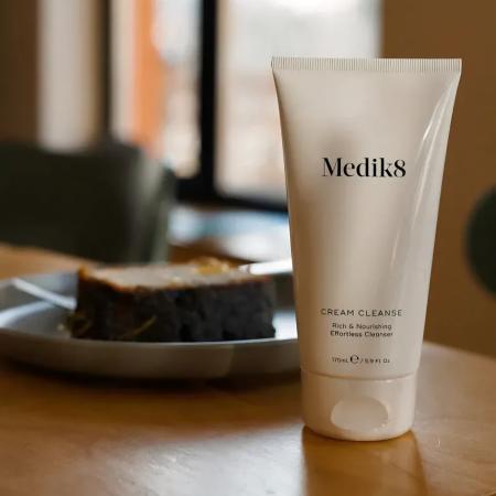 Кремовий засіб для очищення Medik8 Cream Cleanse