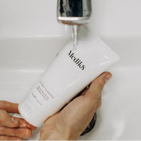 Кремовий засіб для очищення Medik8 Cream Cleanse