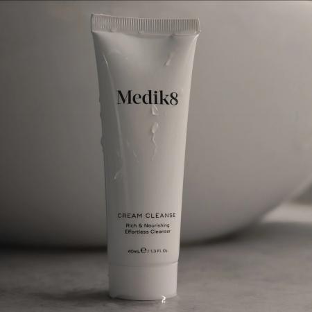 Кремовий засіб для очищення Medik8 Cream Cleanse