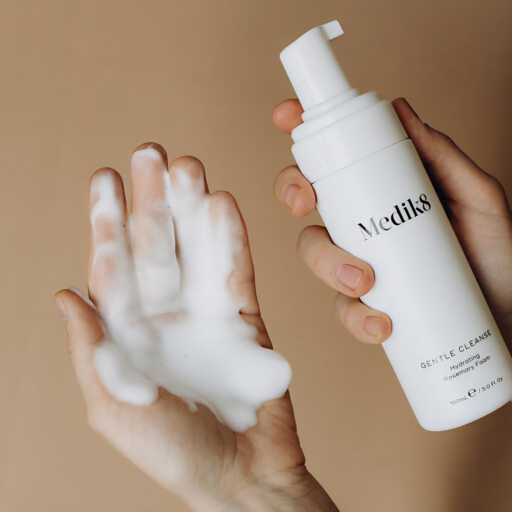 Medik8 Gentle Cleanse - Ніжне пінне вмивання для шкіри