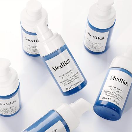 Пептидна сироватка з 10% ніацинаміду Medik8 Niacinamide Peptides