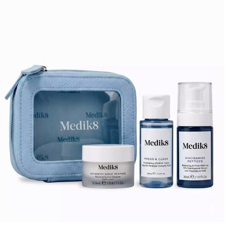 Зручний набір для сяйва та комфорту шкіри у подорожах Medik8 Travel Ready Skin