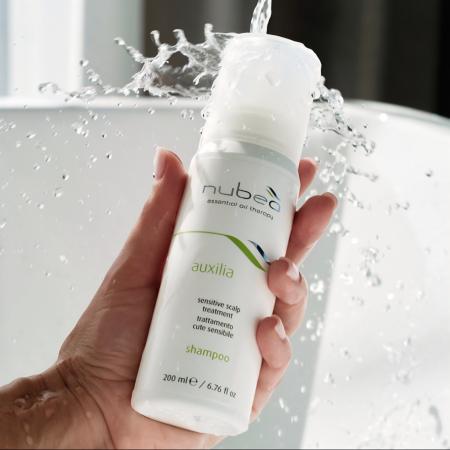 Шампунь для чувствительной кожи головы Nubea Auxilia Sensitive Scalp Shampoo