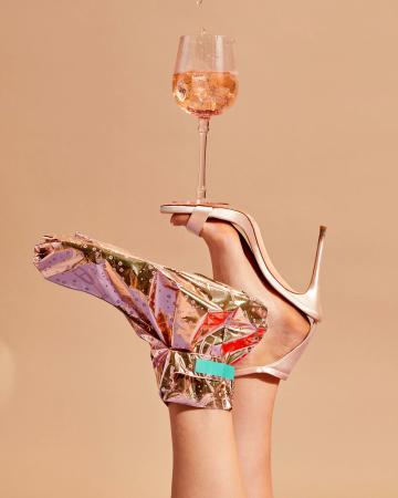 Освежающая маска для ног с экстрактом розы Patchology Serve Chilled Rosé Toes