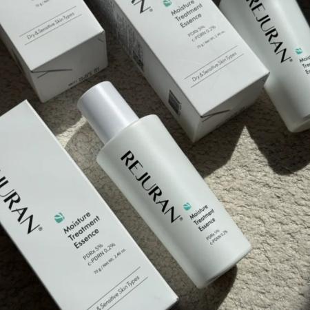 Зволожувальна есенція для обличчя Rejuran Moisture Treatment Essence