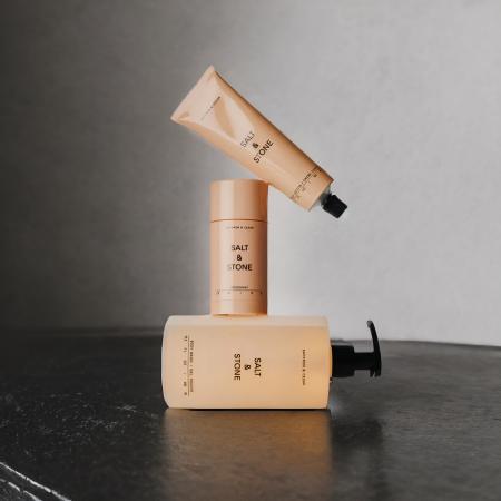 Зволожувальний лосьйон для тіла з ароматом шафрану та кедру Salt&Stone Body Lotion Saffron & Cedar