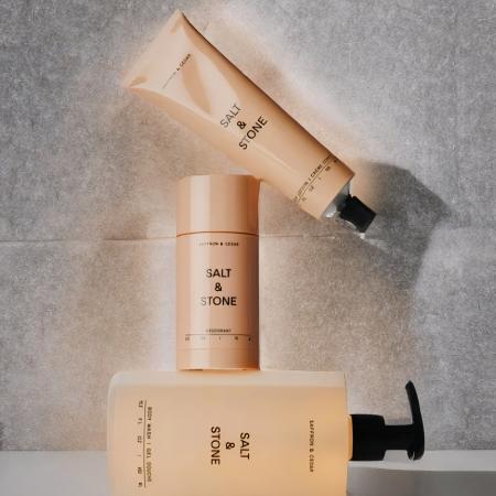 Зволожувальний лосьйон для тіла з ароматом шафрану та кедру Salt&Stone Body Lotion Saffron & Cedar