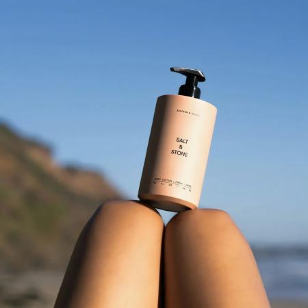 Зволожувальний лосьйон для тіла з ароматом шафрану та кедру Salt&Stone Body Lotion Saffron & Cedar