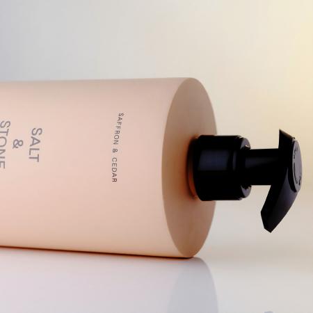 Антиоксидантний гель для душу з ароматом шафрану і кедра Salt&Stone Body Wash Saffron & Cedar