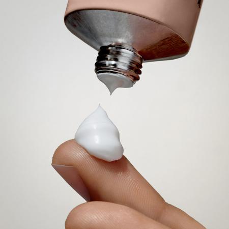 Зволожувальний крем для рук з ароматом шафрану та кедру Salt&Stone Hand Cream Saffron & Cedar