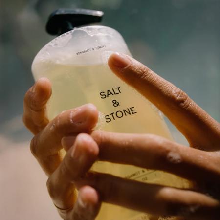 Гель для душу Salt&Stone з ароматом бергамоту та хінокі